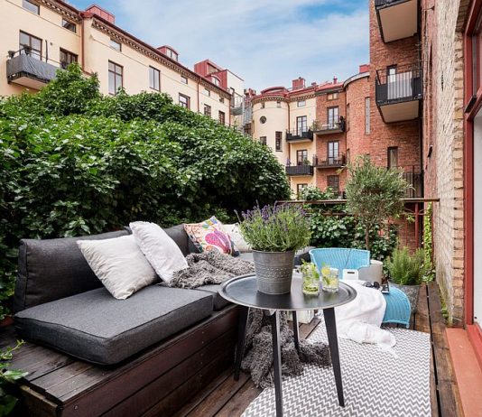Idei mici de decorare a balconului cu o atingere urbana