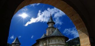Cele mai frumoase manastiri din Romania pe care trebuie sa le vizitezi
