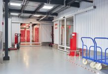 Cum să alegi containerul de depozitare potrivit pentru afacerea ta care începe să scaleze