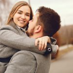 Povestile romanilor care s-au cunoscut pe site-urile de matrimoniale