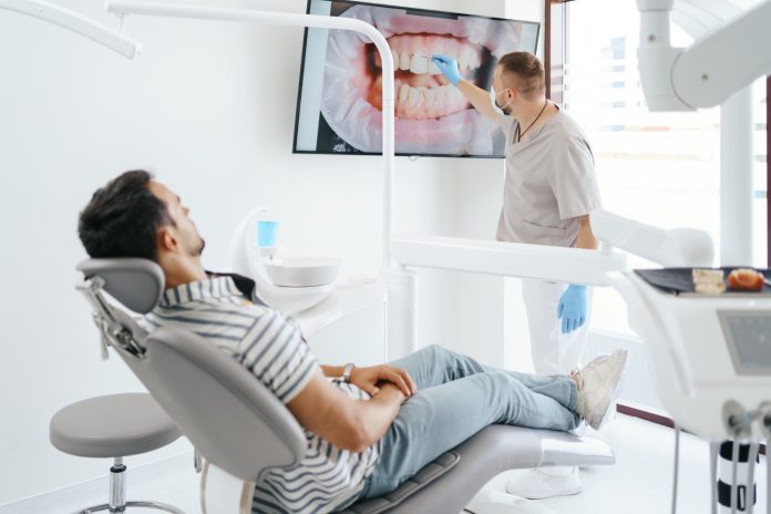 stomatologia-moderna-in-romania-ce-tratamente-si-tehnologii-schimba-medicina-dentara.jpg